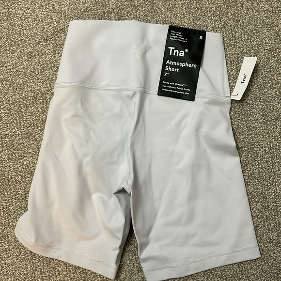 TNA Atmosphere 7” Shorts Ice Grey - Picture 3 of 3